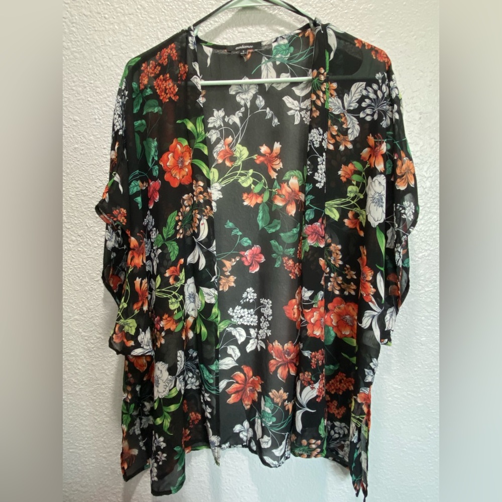Ambiance flowy floral kimono